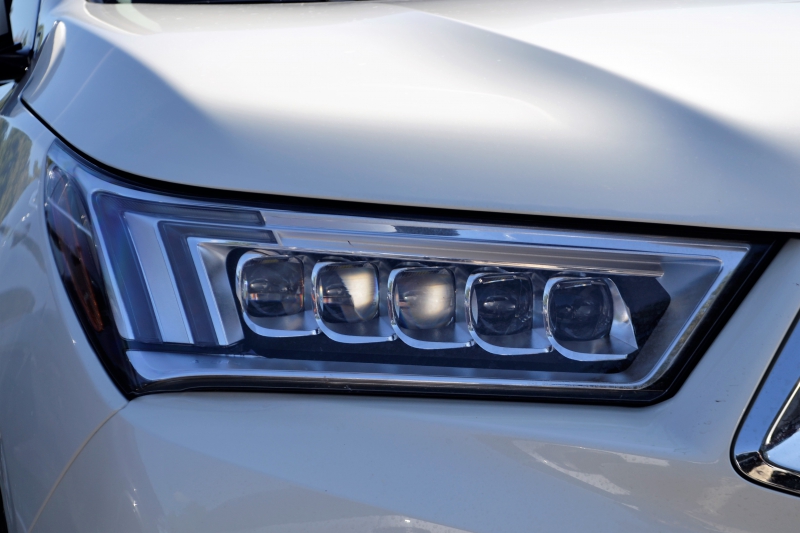 concession-auto-LE CASTELLET-min_acura-headlamp-2834131